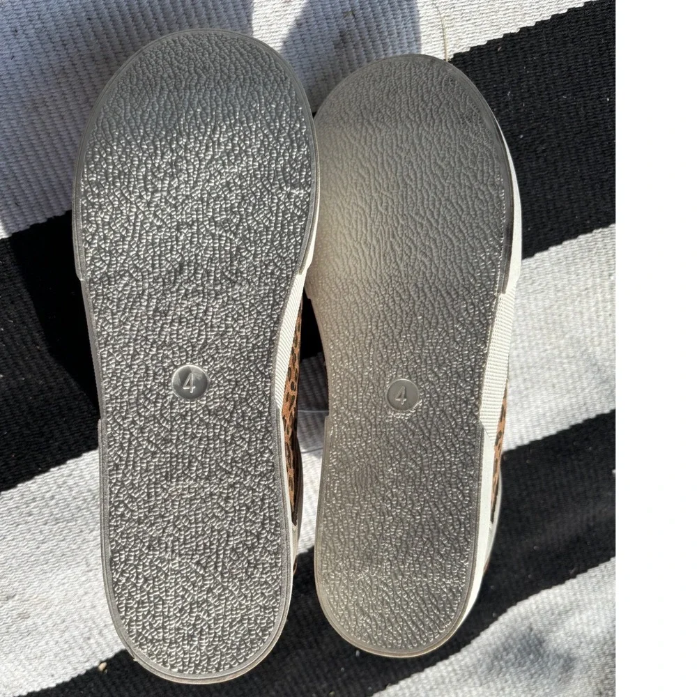 Art Class Kids Cream Leopard Print Star Low Top Sneakers Size 4